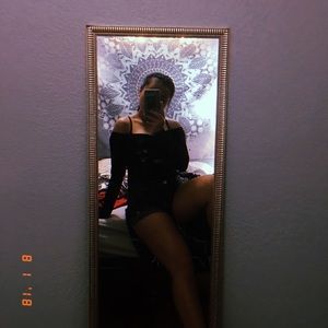 Meet your Posher, Flora